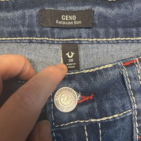 True Religion Geno Jeans Mens 38 Blue Relaxed Slim Red Stitch Denim Pants - Picture 3 of 9